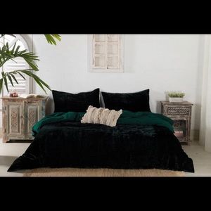 3 Pc Set Queen Dark Green Velvet Duvet Cover, Ultra Luxe Crushed Velvet Bedding,